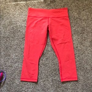Lululemon pink leggings (crop)